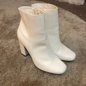 White boots 🤍👠